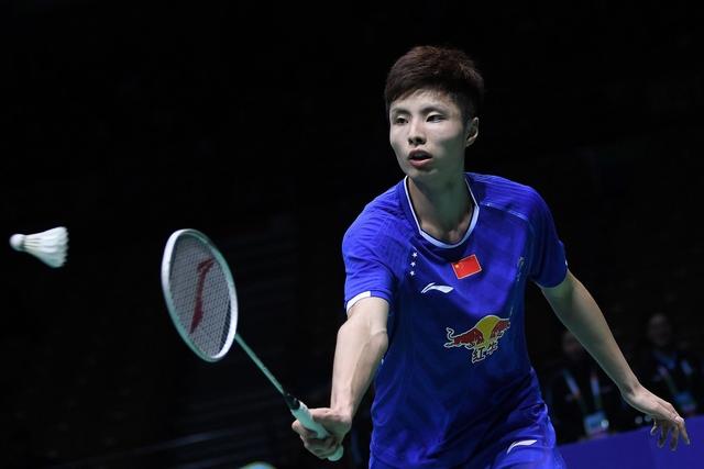 了她在硬地 了她在硬地